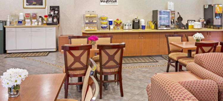 格雷舍姆戴斯套房酒店(Days Inn & Suites by Wyndham Gresham)图片