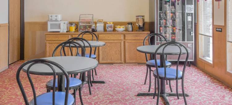 芒特霍姆速8酒店(Super 8 by Wyndham Mountain Home)图片