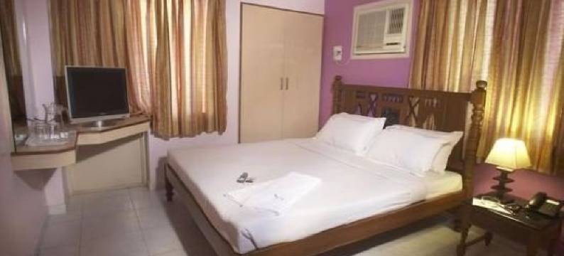 马希住宿 - 罗亚佩塔酒店(OYO 24189 Maxi Stay)图片