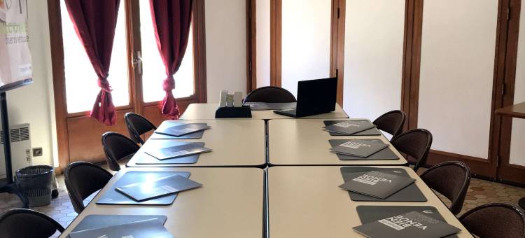 米洛康铂酒店(Campanile Millau)图片