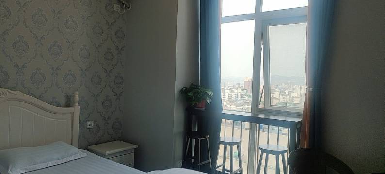 沐舍柿岩民宿(中心路分店)图片