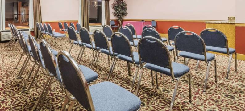 南沃斯堡市中心温德姆速 8 酒店(Super 8 by Wyndham Fort Worth Downtown South)图片