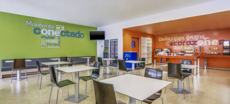 万莱昂波利夫如姆酒店(One Leon Poliforum)图片