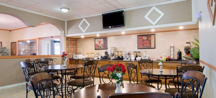 罗德威套房酒店(Knights Inn & Suites Emporia)图片