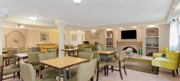 奥兰多机场西拉昆塔温德姆酒店(La Quinta Inn by Wyndham Orlando Airport West)图片