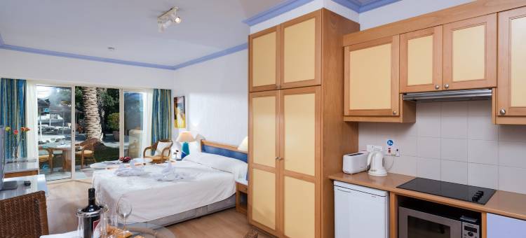 帕福斯花园假日度假村(Paphos Gardens Holiday Resort)图片