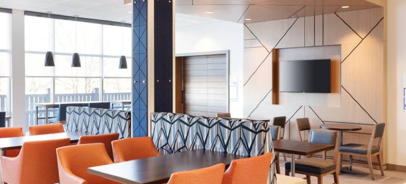 Holiday Inn Express 波特兰南 - 奥斯威戈湖(Holiday Inn Express PORTLAND SOUTH - LAKE OSWEGO by IHG)图片