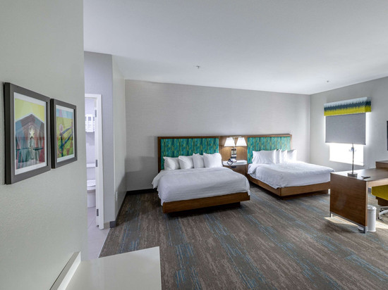 克利本欢朋套房酒店