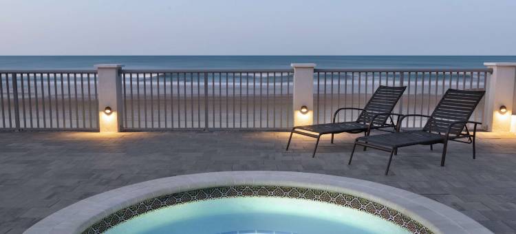 代托纳比奇海滨拉昆塔温德姆套房酒店(La Quinta Inn & Suites by Wyndham Oceanfront Daytona Beach)图片