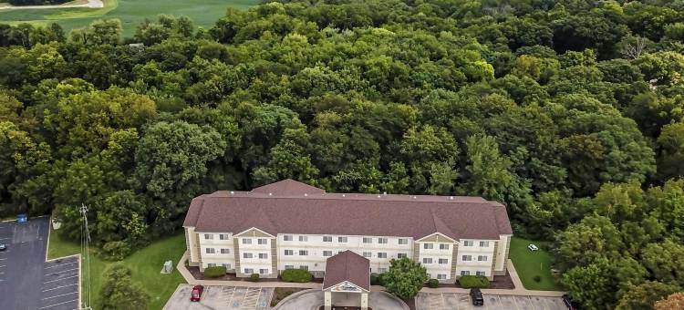 东莫林舒适套房酒店 - 近 I-80(Comfort Inn & Suites East Moline Near I-80)图片