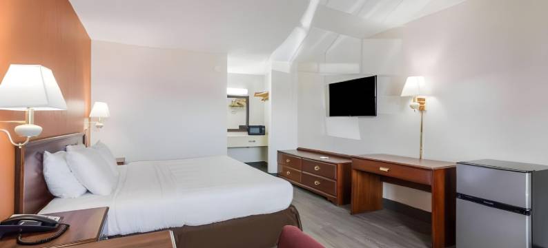 OYO 麦迪逊维尔 I-69 快乐住宿汽车旅馆(Happy Stay Inn Madisonville I-69 by OYO)图片