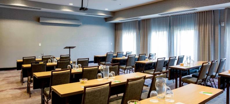 斯泰茨维尔莫尔斯威尔/诺曼湖万怡酒店(Courtyard Statesville Mooresville/Lake Norman)图片