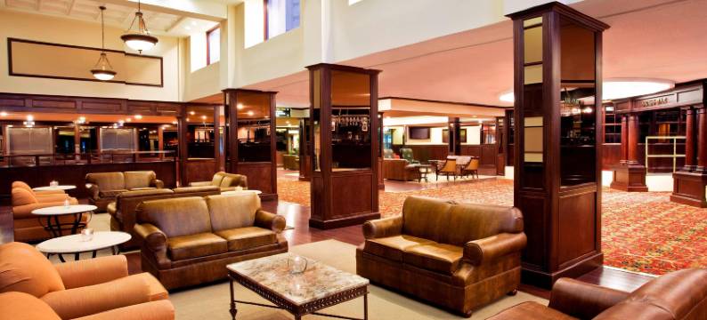 格林斯伯勒喜来登四季酒店(Sheraton Greensboro at Four Seasons)图片