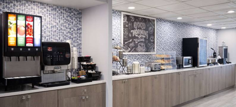 AmericInn by Wyndham Woodstock IL图片