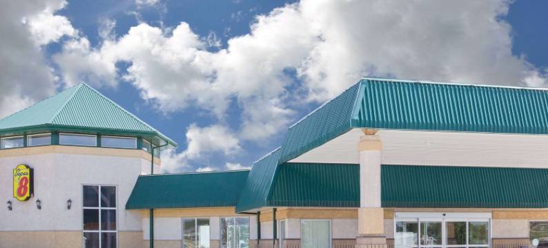 波蒂奇拉普雷里速8酒店(Super 8 by Wyndham Portage la Prairie MB)图片