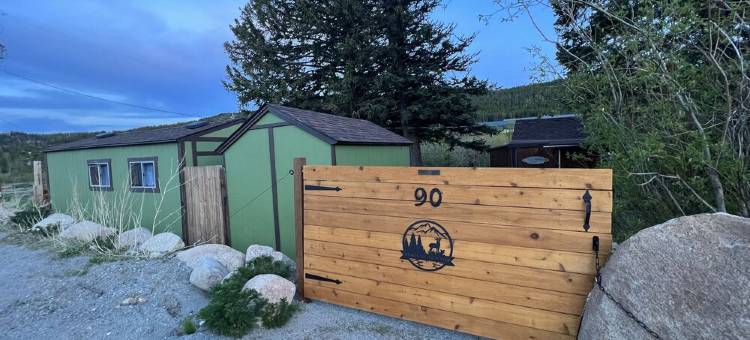 尼德兰溪畔小屋.(Creekside Nederland Cabin.)图片