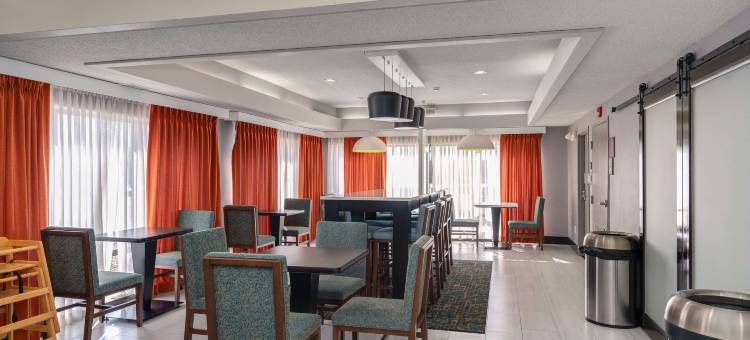 希尔顿欢朋酒店-西布卢明顿(Hampton Inn Bloomington-West)图片