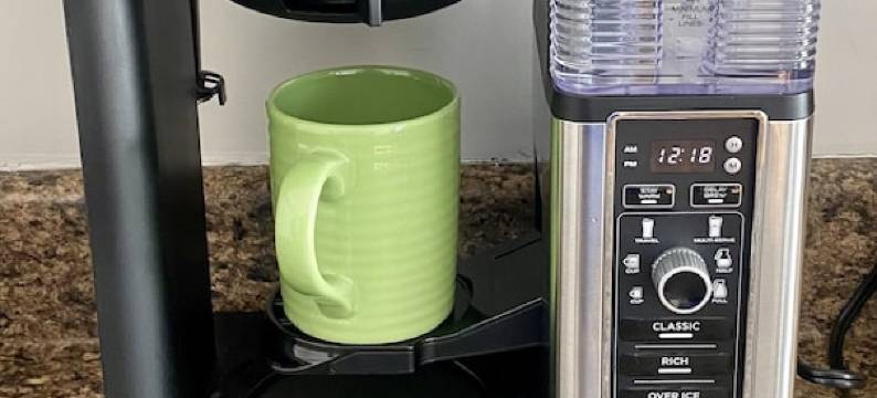 Large 3BR APT w/ enclosed front porch Close to Polar Park, palladium, WPI, DCU图片