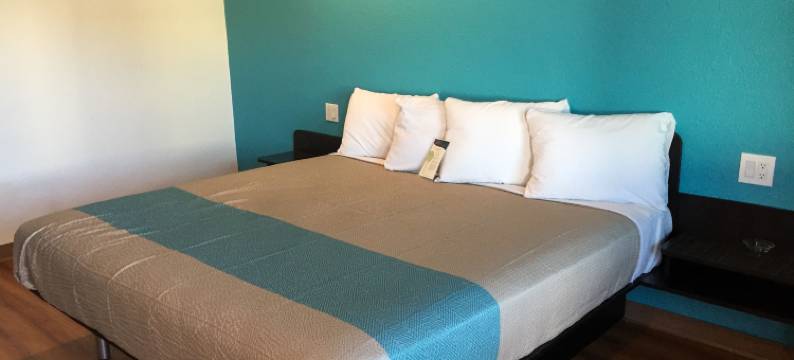 加利福尼亚市中心圣贝纳迪诺 6 号汽车旅馆(Motel 6 San Bernardino, CA - Downtown)图片