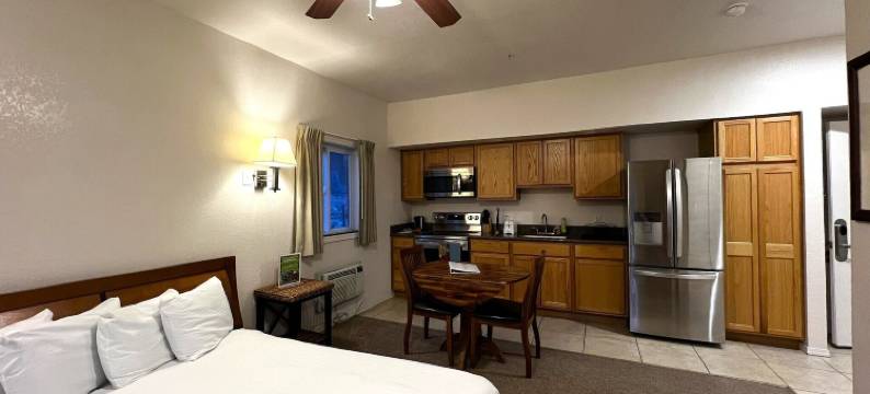 峡谷广场首席工作室和公寓(Canyon Plaza Premier Studios and Apts)图片