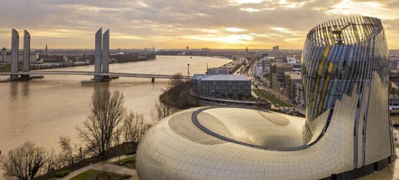 波尔多罗蒙酒店基里亚德直营酒店(Kyriad Direct Bordeaux Lormont)图片