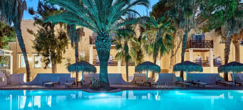 梅特迷村庄酒店(Meltemi Village Hotel)图片