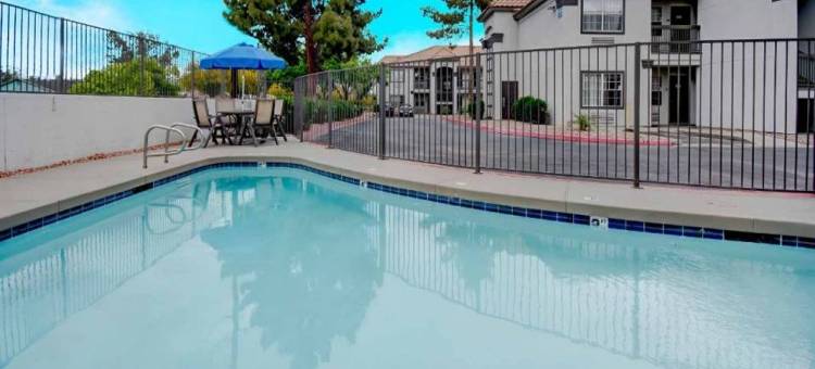 亚利桑那坦佩 6 号公寓酒店(Studio 6 Tempe, AZ)图片