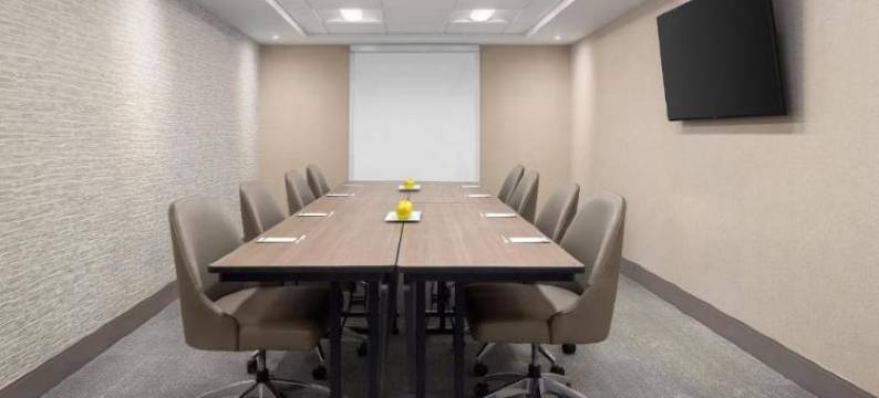 希尔顿家庭套房2号基奇纳店(Home2 Suites by Hilton Kitchener)图片