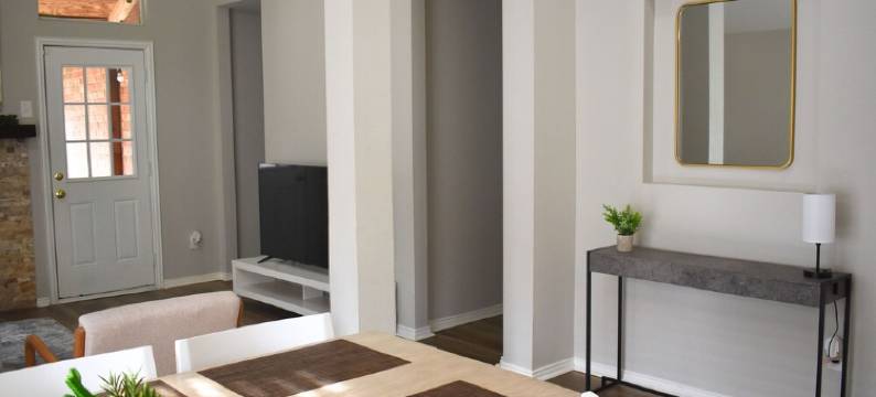 Modern 3 Bdr home! Near everything!图片