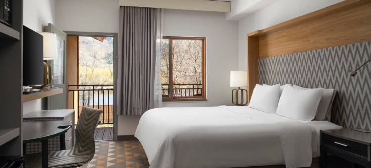 Holiday Inn 斯廷博特斯普林斯(Holiday Inn Steamboat Springs)图片