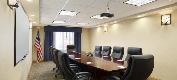 巴斯托假日酒店及套房(Holiday Inn & Suites Barstow)图片