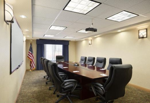 Holiday Inn & Suites BARSTOW by IHG Hotel Overview