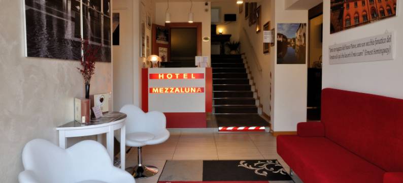 梅萨露娜酒店(Hotel Mezzaluna)图片