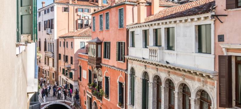 里亚托桥威尼斯风格酒店(Rialto Bridge Venetian Style)图片