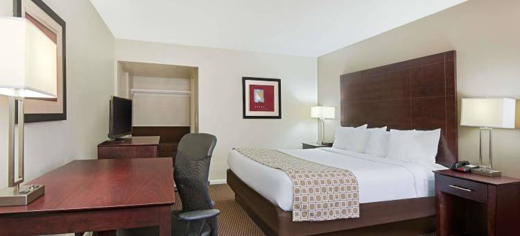 桑达斯基呗盟套房酒店(Baymont by Wyndham Sandusky)图片