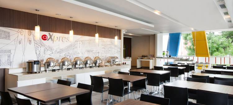 梭罗斯里维达利阿马里斯酒店(Amaris Hotel Sriwedari Solo)图片