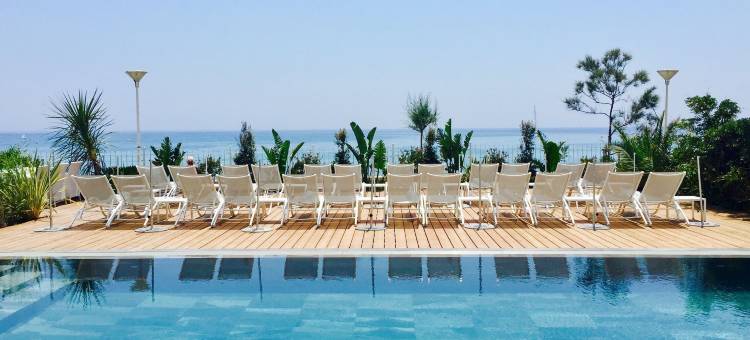 希尔顿格芮精选迪斯萨乐特普莱格大酒店(Grand Hotel Des Sablettes Plage, Curio Collection By Hilton)图片