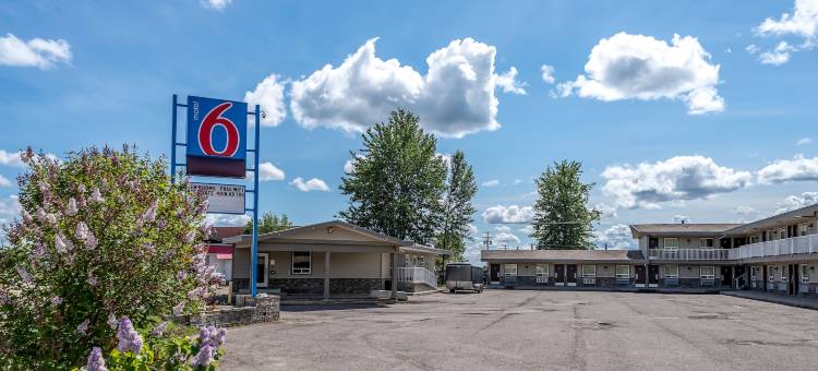 卑诗省纳尔逊堡 6 号汽车旅馆(Motel 6 Fort Nelson, BC)图片