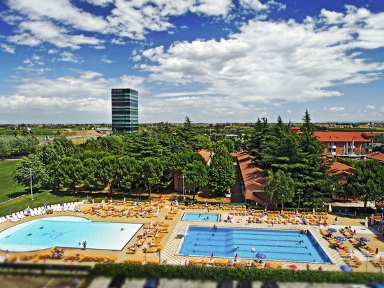 莫利诺罗索酒店