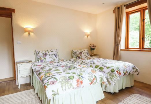 Quoit X Barn Hotel Overview