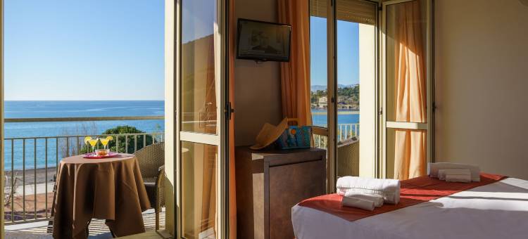 提兰诺酒店(Hotel Tirreno)图片