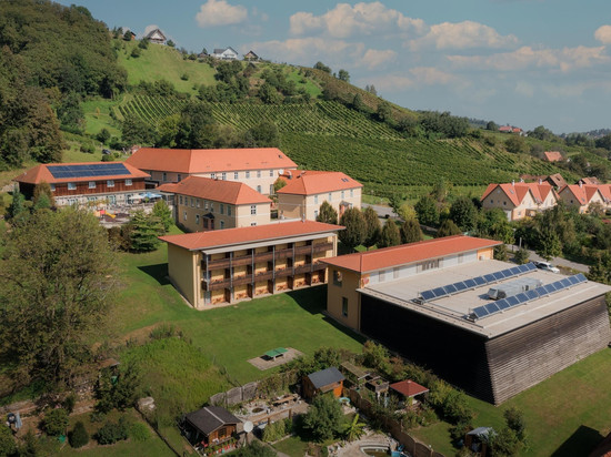 JUFA 酒店德意志兰兹堡