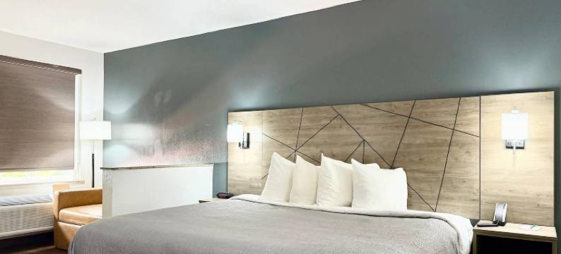 格林维尔I-65凯艺套房酒店(Quality Inn & Suites Greenville I-65)图片