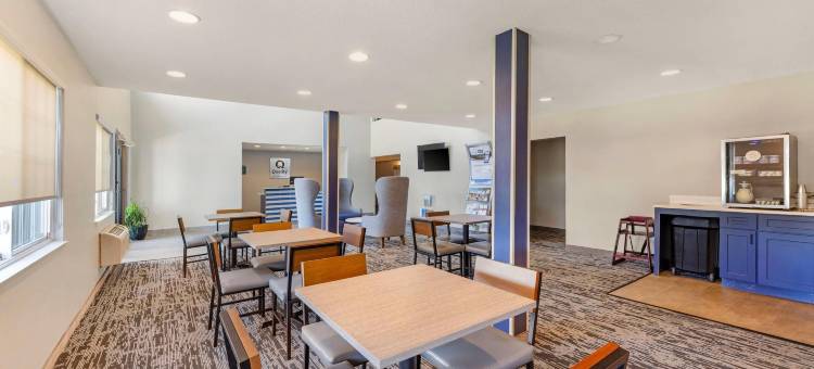 切斯特敦凯艺酒店 - 近印第安纳沙丘国家公园 I-94(Quality Inn Chesterton Near Indiana Dunes National Park I-94)图片