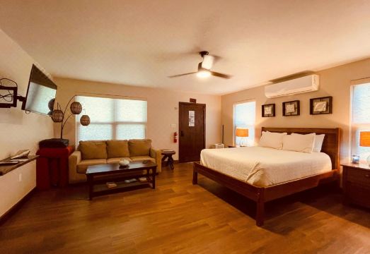 Captain Jaks Hotel Overview