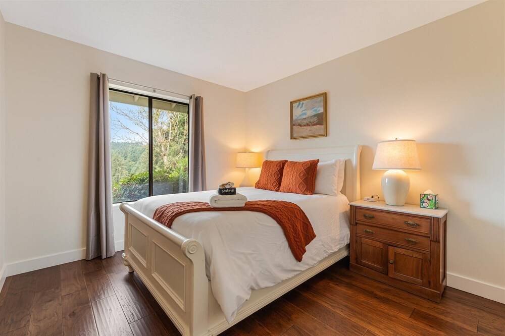 Stunning New Listing - Beckham Estate Vineyard Guesthouse