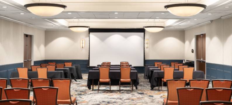 哈特福布拉德利机场希尔顿逸林酒店(DoubleTree by Hilton Hartford - Bradley Airport)图片