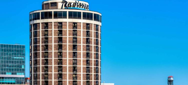 德卢斯港景丽笙酒店(Radisson Hotel Duluth-Harborview)图片