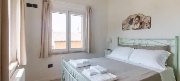 Villa in Ostra Vetere with Pool and Jacuzzis图片