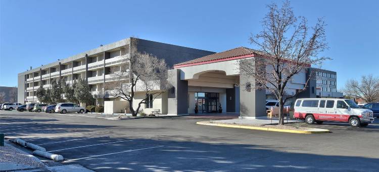 阿尔伯克基市中心温德姆华美达酒店(Ramada Plaza by Wyndham Albuquerque Midtown)图片